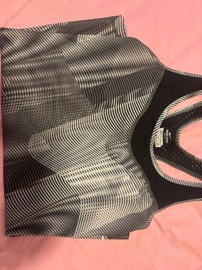 Nike Women’s Black & White Patterned Tank Top